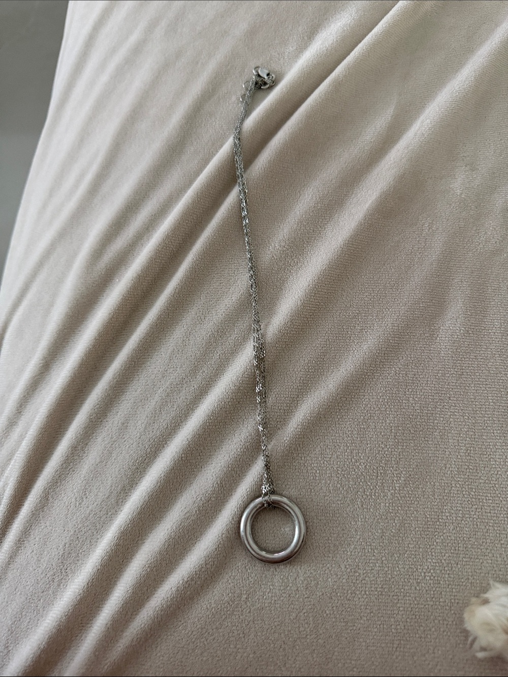 Minimalist Silver Circle Pendant Necklace